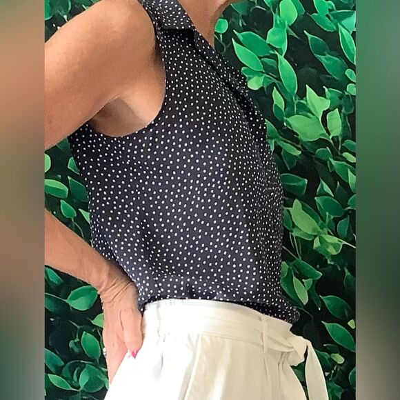 🔵 LOFT Navy V-Neck Collared Sleeveless Blouse – Size Small - Picture 5 of 7